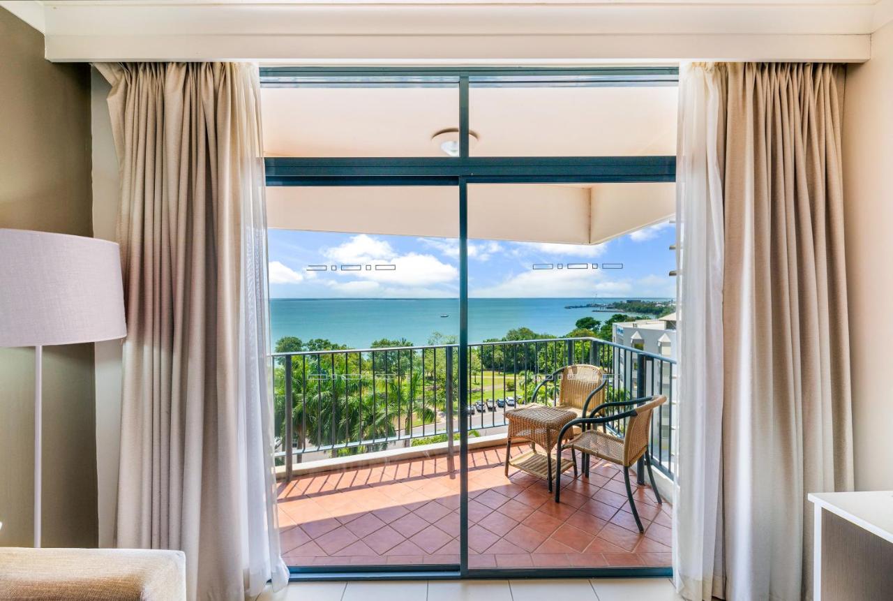 Harbourfront Living with Views to Write Home About - B&B