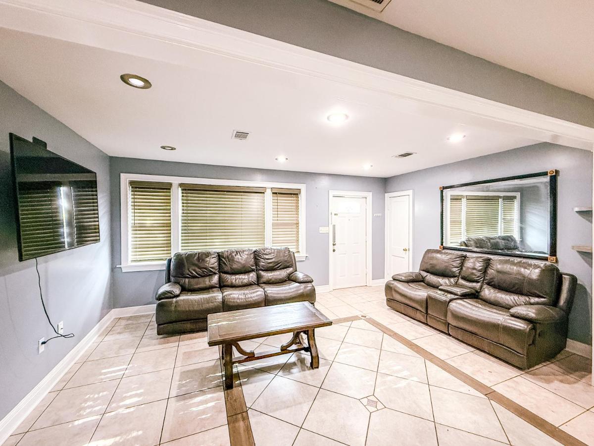 Queen Suite at New Orleans Airport and Tulane - B&B