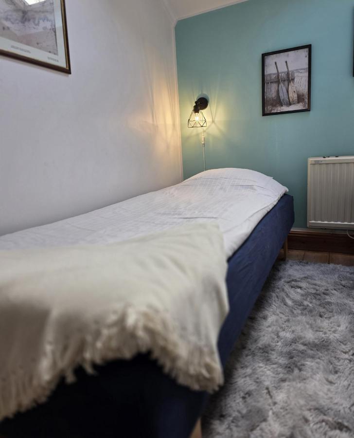 Standard Twin Room with Shared Bathroom