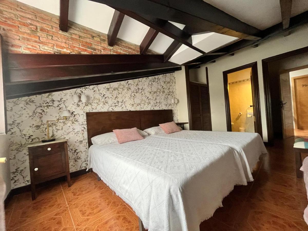 Zweibettzimmer mit Bergblick