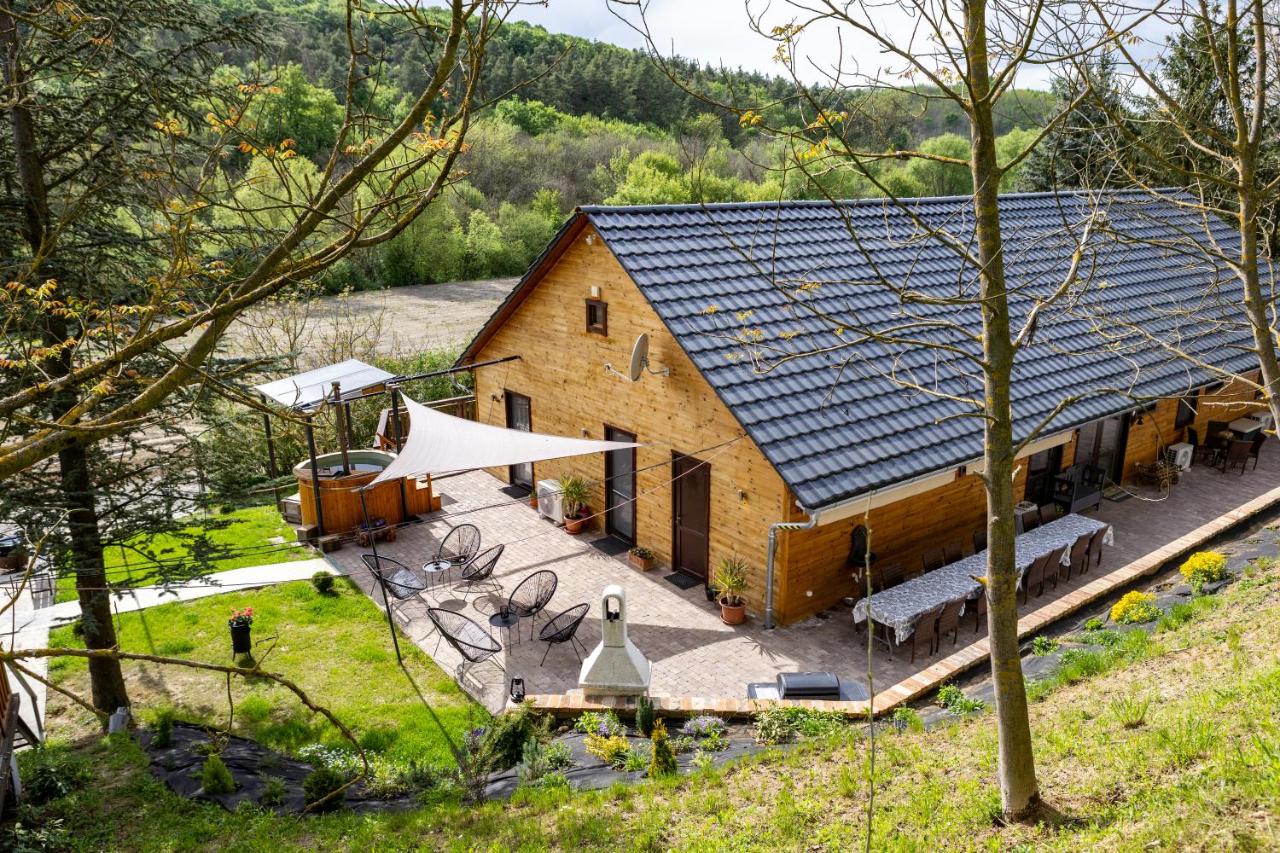 Diófaliget Guesthouse - B&B Pogány