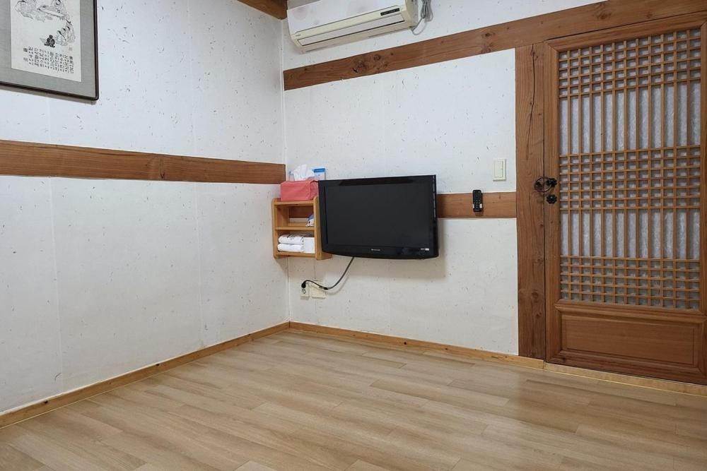 Double Room 6