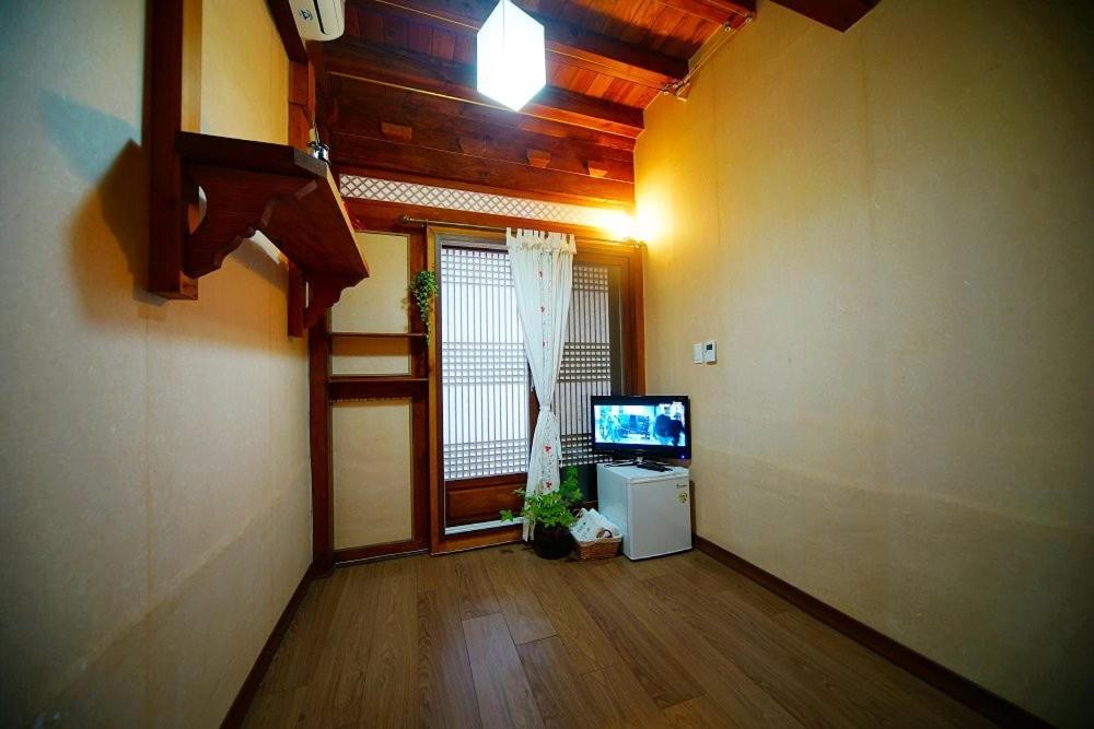 Double Room 4