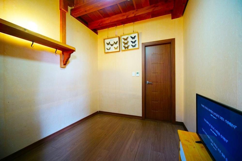Double Room 6