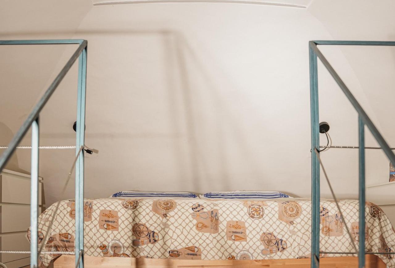 Estudio con balcón
