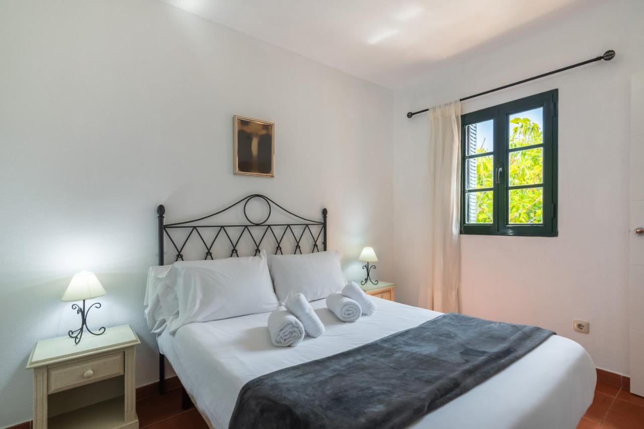 One-Bedroom Apartment with Terrace