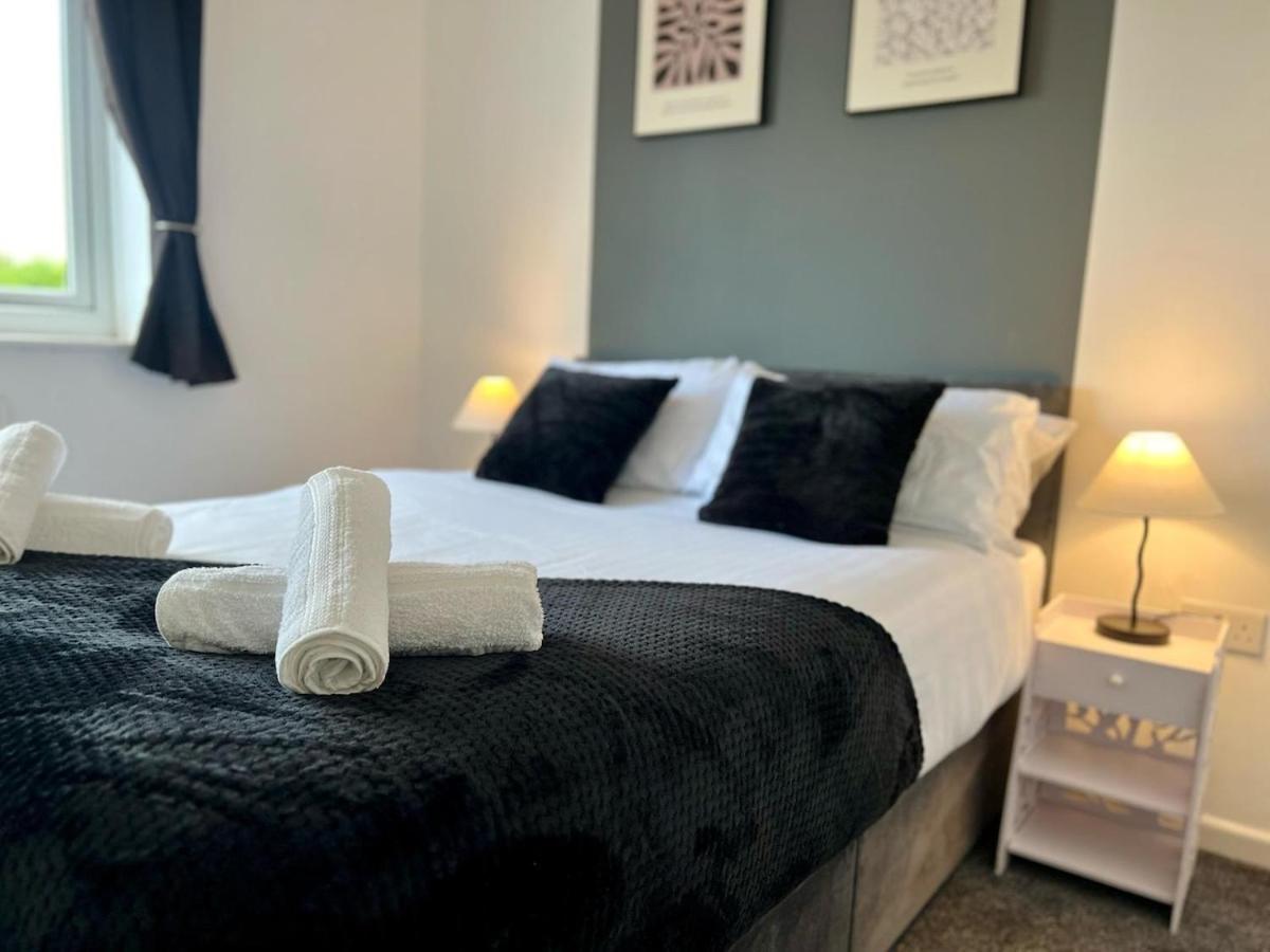 New 2 Bedroom Home in Oldbury - Chambres d’hôtes