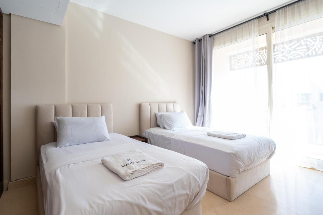 Apartamento de 1 dormitorio con balcón y vistas al agua 
