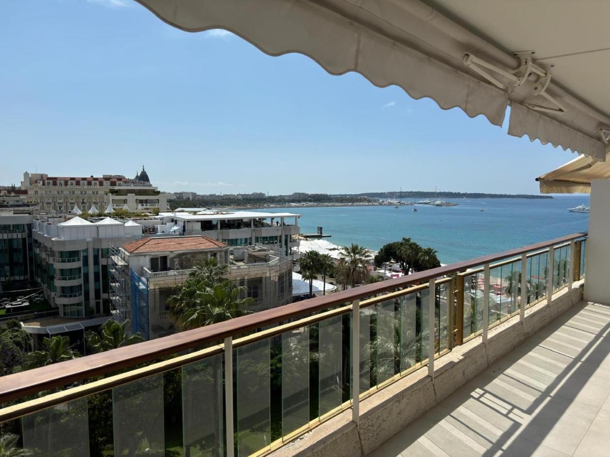 Two-Bedroom Apartment with Terrace and Sea View