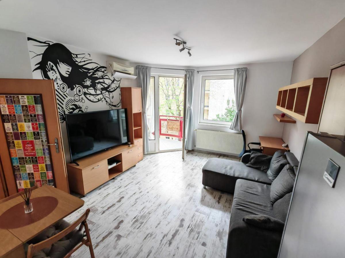 Dragon Suite Apartment - Bed and Breakfast Boedapest