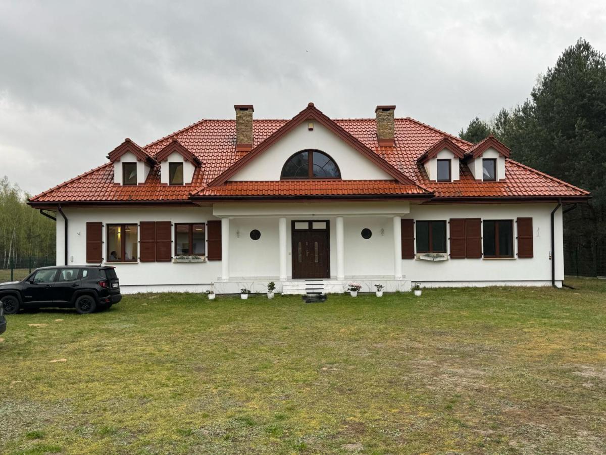Eine luxuriöse Villa in der Nähe von Warschau - Bed and Breakfast Budziszyn