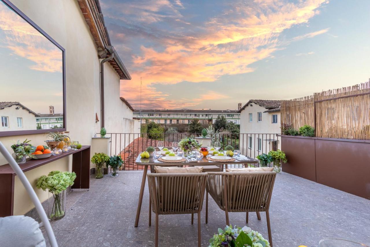 Letizia Mirror - B&B Lucca