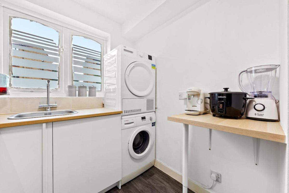 City centre modern flat 10Mins 2 LondonBridge - B&B
