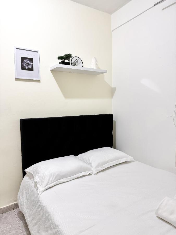 Habitación doble con entrada independiente y baño privado - Ferienwohnung Bogotá