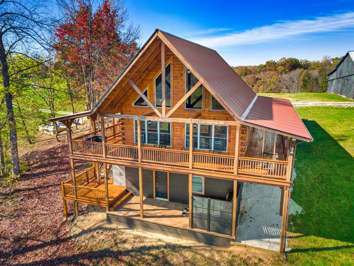 Private Lake Hot Tub Fire Pit 5 Min to Hollerwood - B&B Campton