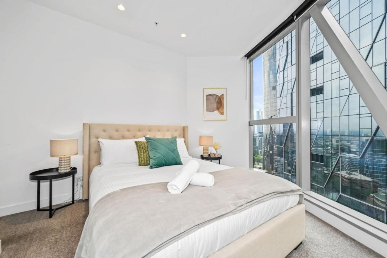 Free Parking Chic 2Bed with Pool Gym Sauna - B&B Melbourne