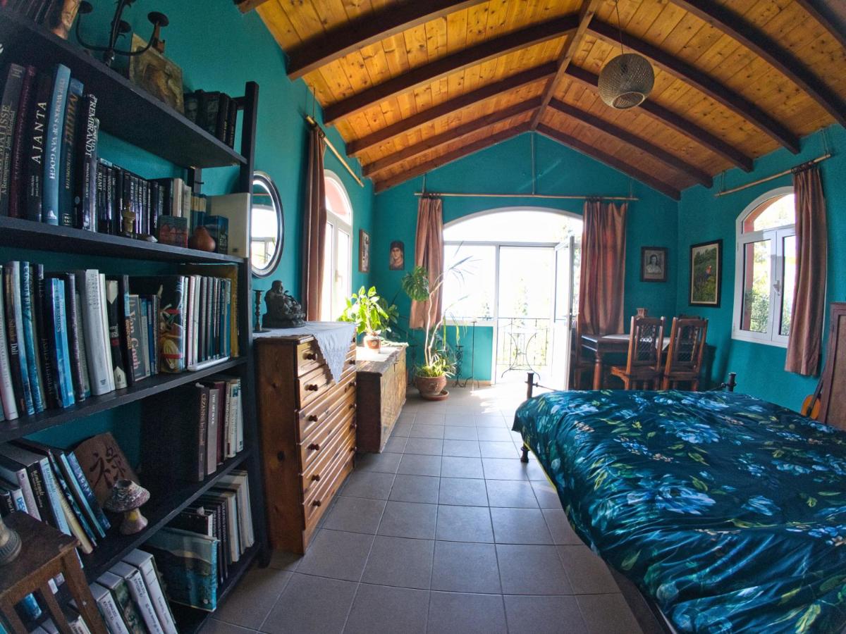 Strongilos Homestay - B&B Velanidia