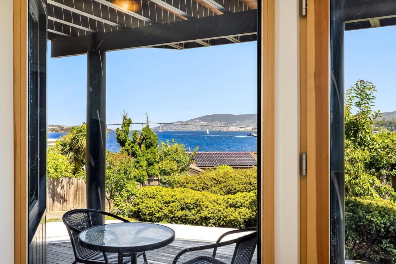 Stylish Studio with Stunning Views - Ferienwohnung Lindisfarne