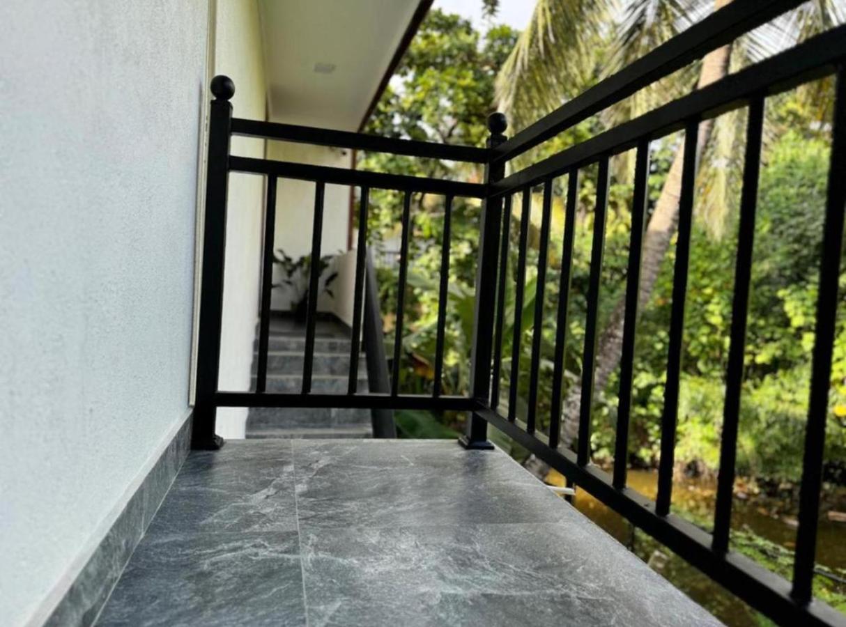 The Divines Edge - B&B Hikkaduwa