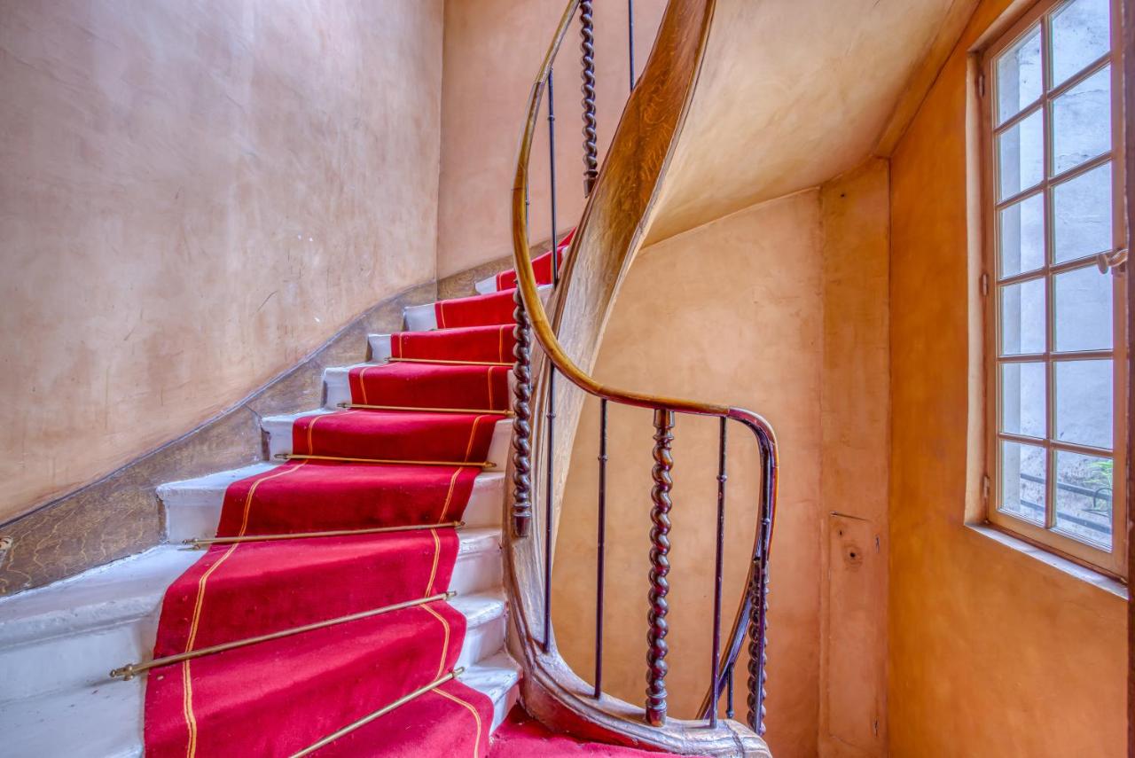 Aquino - Bed and Breakfast Parijs