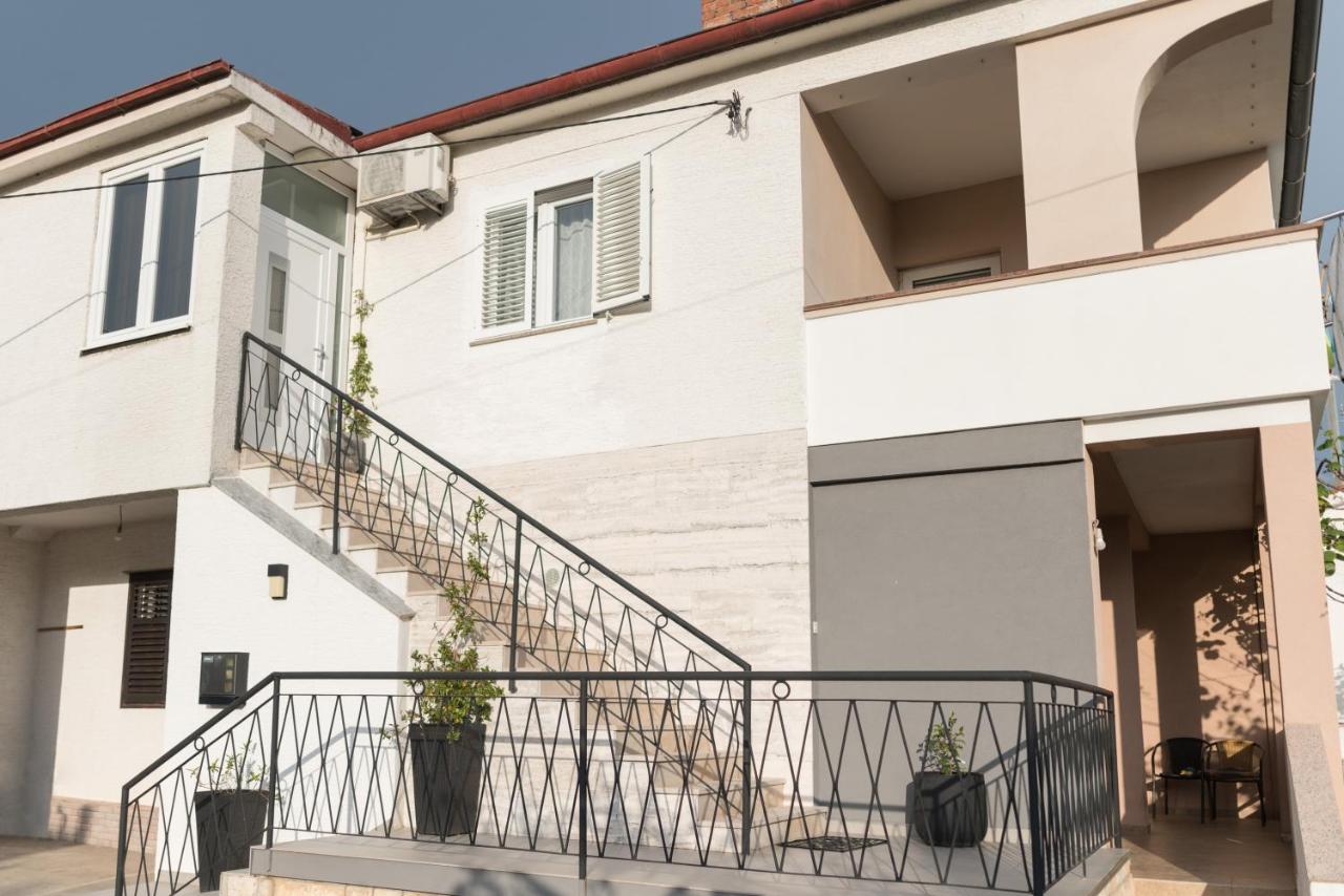 Apartment Lucija - Bed and Breakfast Zadar