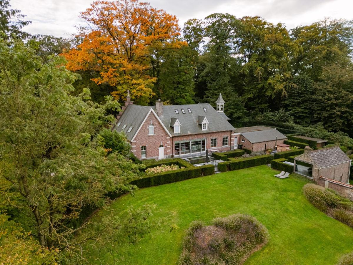 Exclusive Villa Gentbos - max 28 beds and 6bathrooms, wellness, pool, tennis, fitness, party room - Chambres d'hôtes Pataterhoek