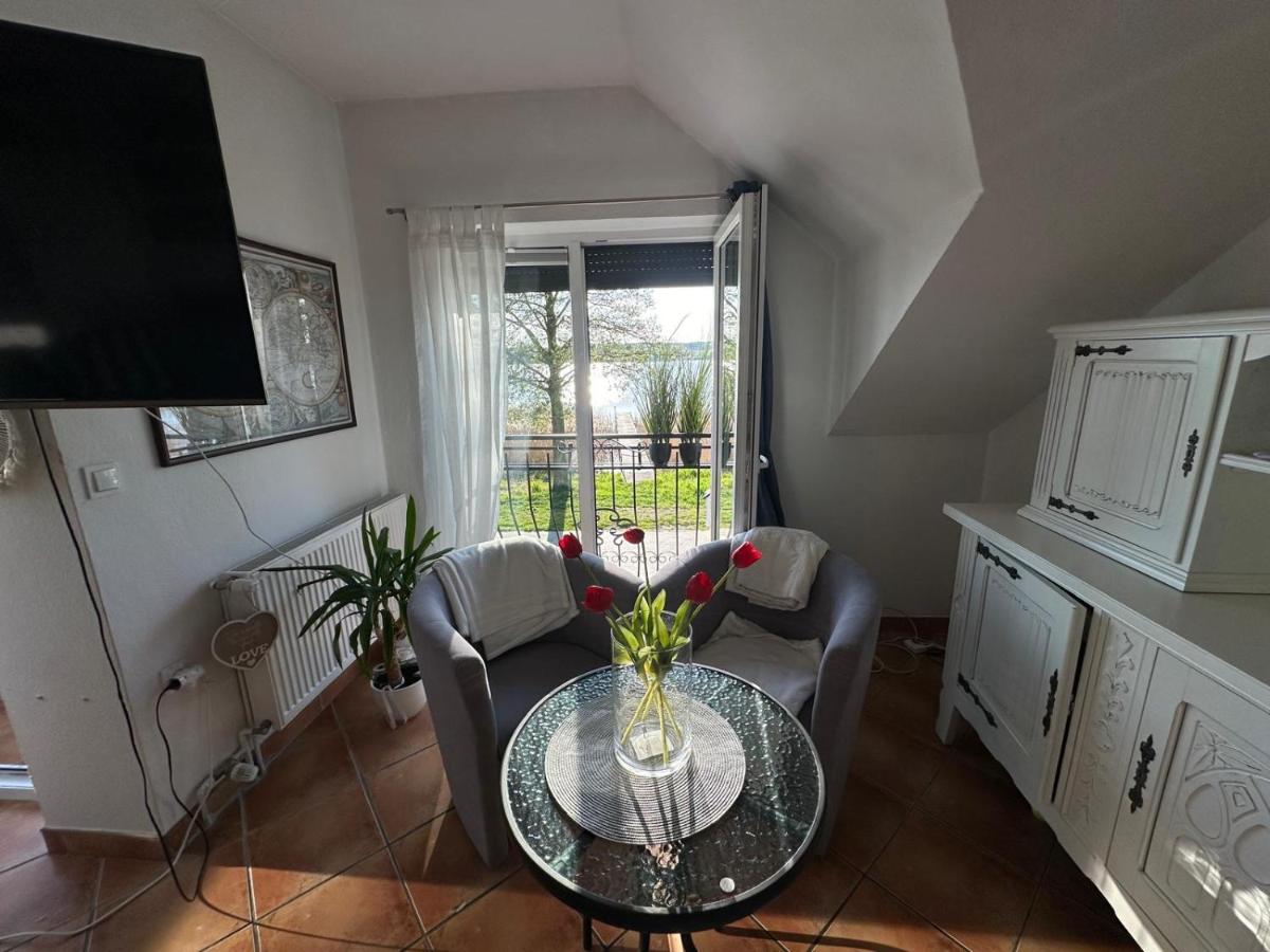 Apartament nad jeziorem w Charzykowach