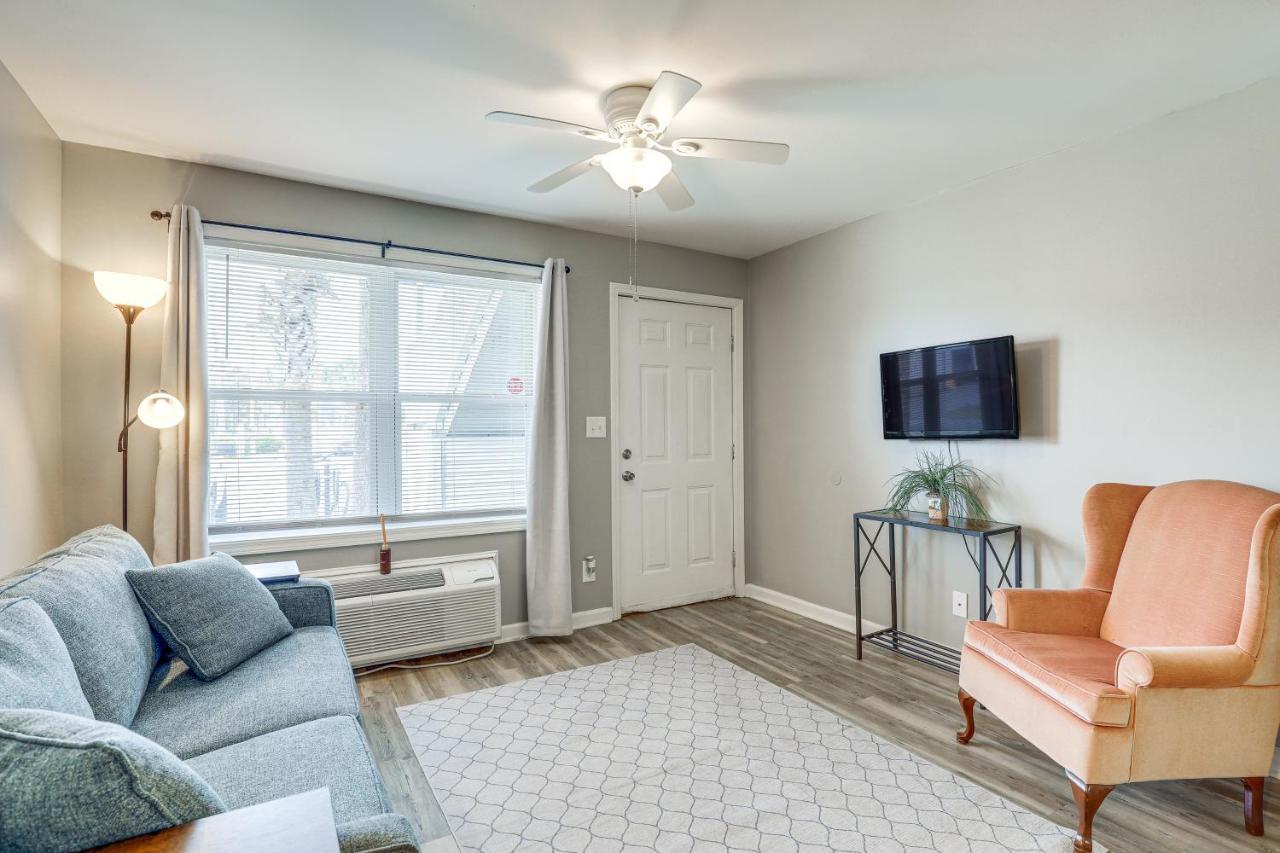 1 Mi to North Myrtle Beach Studio with Pool Access - B&B
