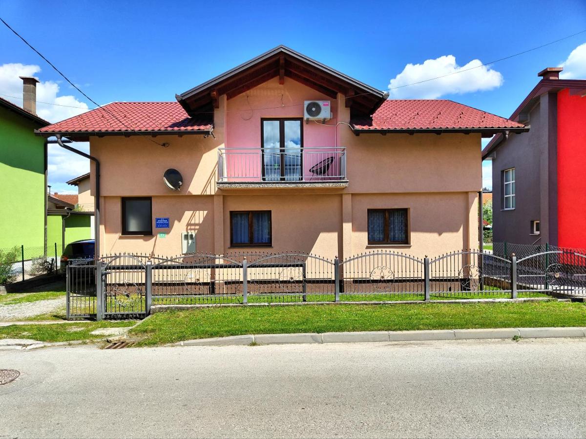 Apartment Residence House - Ferienwohnung Bihać