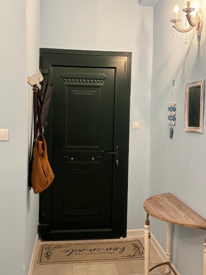 Carmen's 1st floor Apartment with floor Sea View and roof terrace- Lakones - Chambres d'hôtes Lákones