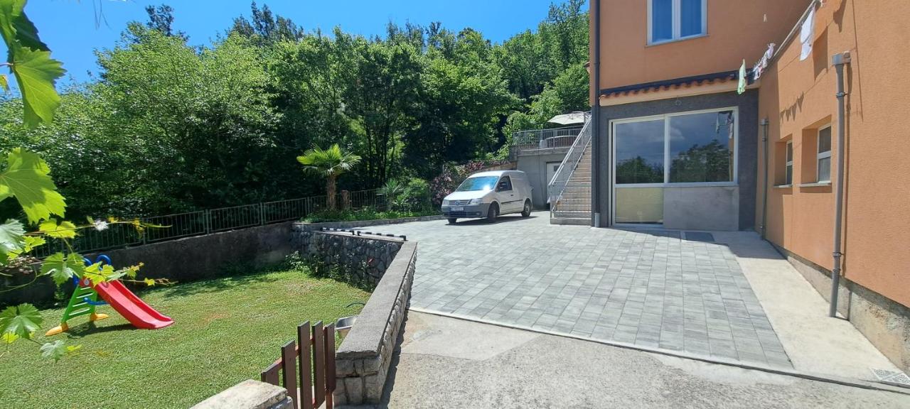 House Tia with Jacuzzi and BBQ in a Green Oasis - Ferienwohnung Opatija