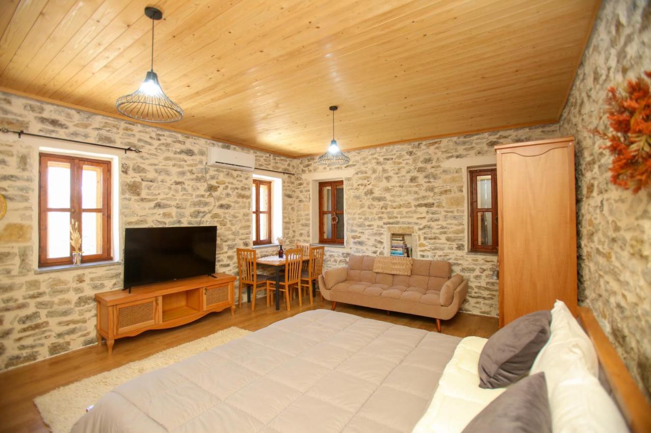 Family Room with Mountain View