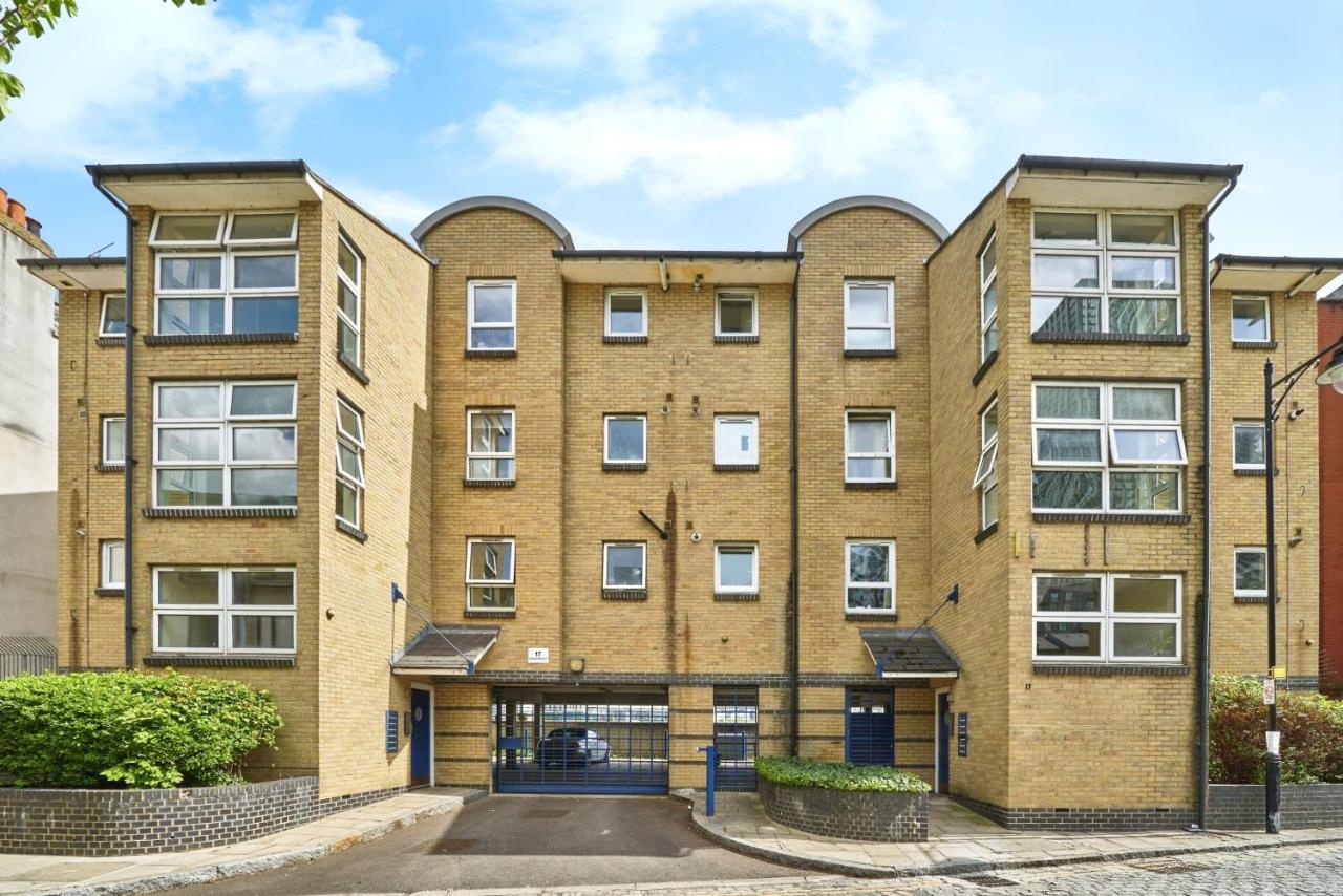 Luxury Two Bedroom River View Apartment in Canary Wharf - B&B