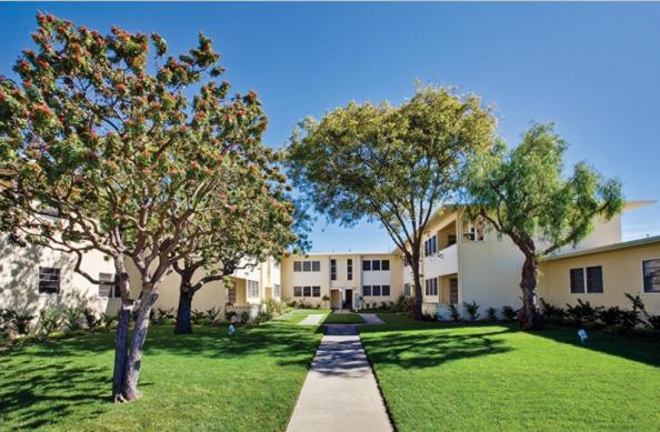 Luxury Marina Condos - B&B Los Angeles