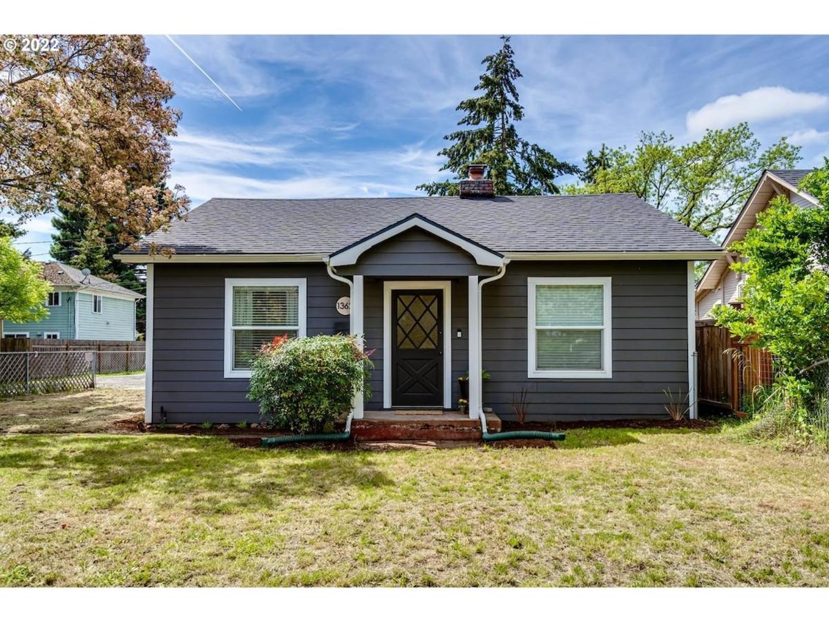 Charming 2 bedroom house 1 mile from U of O - Chambres d’hôtes