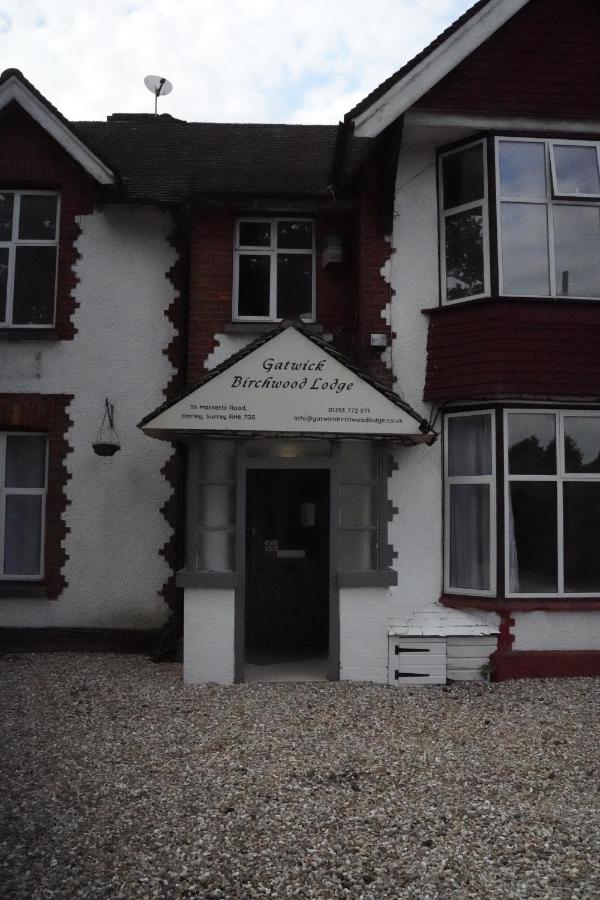 The Lodge by Birchwood - B&B Horley