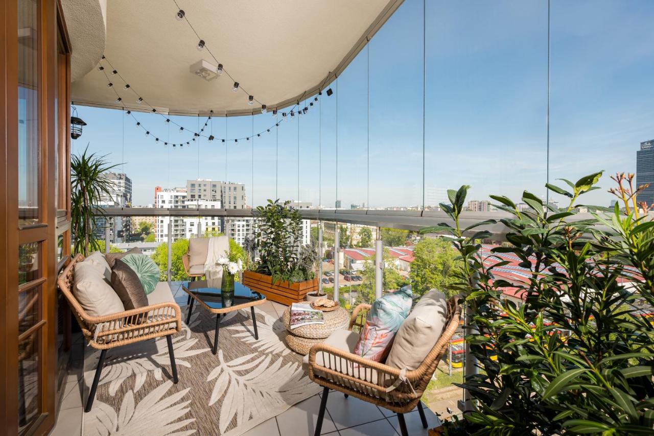 Luxury 2-bedroom Penthouse Warsaw Skyline 15m terrace, garage, gym, rooftop & only 500 m to METRO - B&B Warsaw