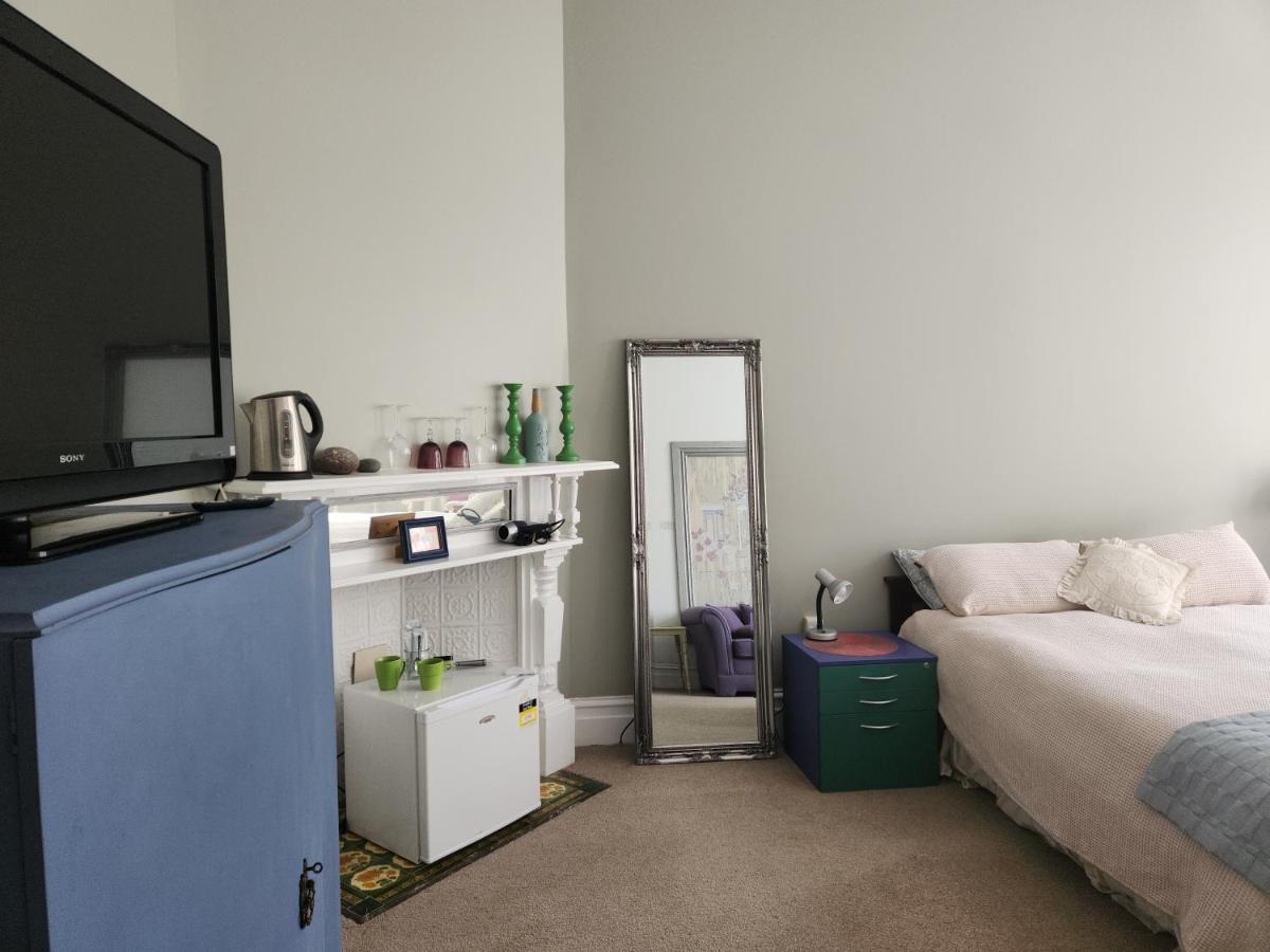 Queen Room with Garden View