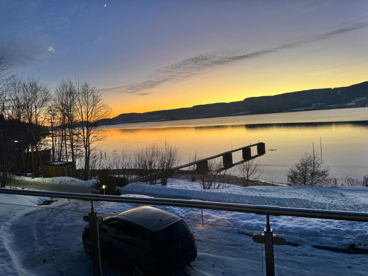 Beautiful house by the sea - Bed and Breakfast Asker