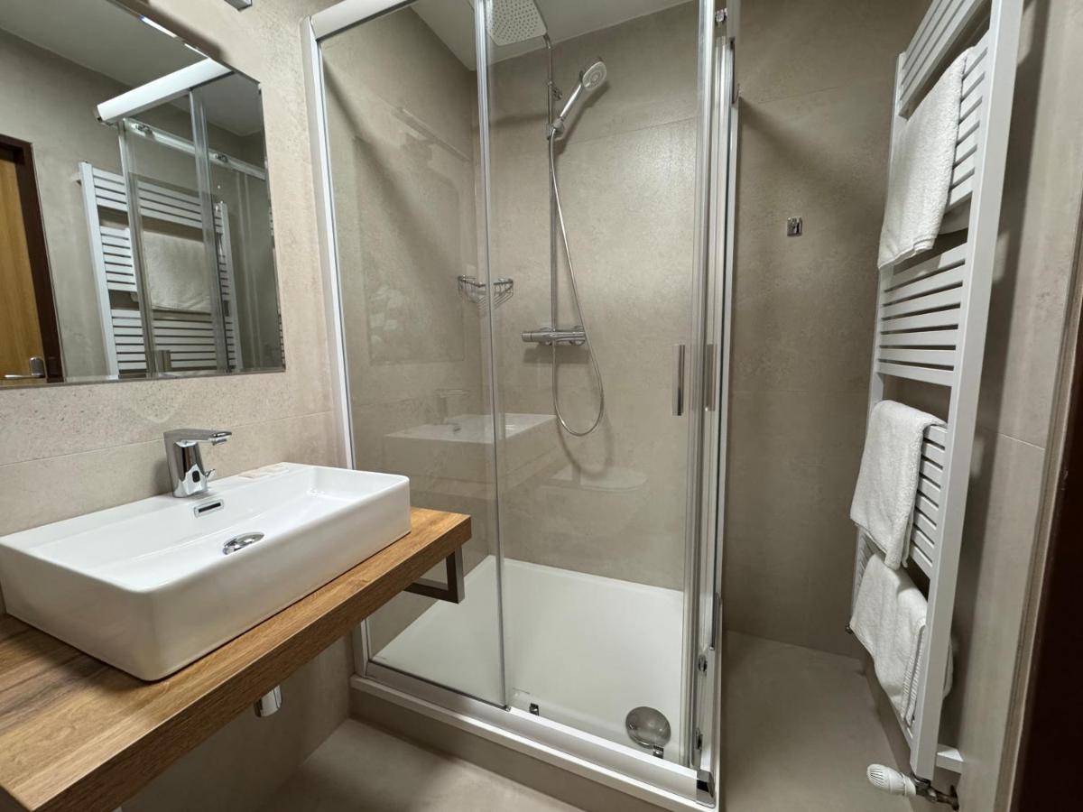 Standard Doppelzimmer mit Zustellbett
