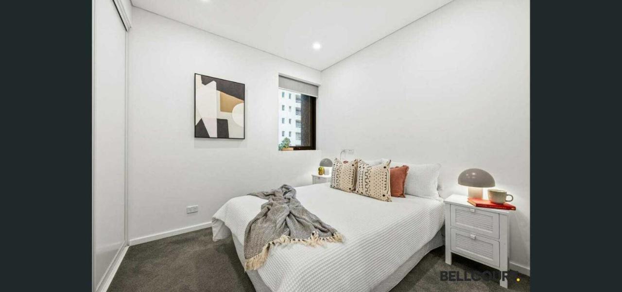 Stylish 2-BR Apartment in the Heart of South Perth - Ferienwohnung Perth
