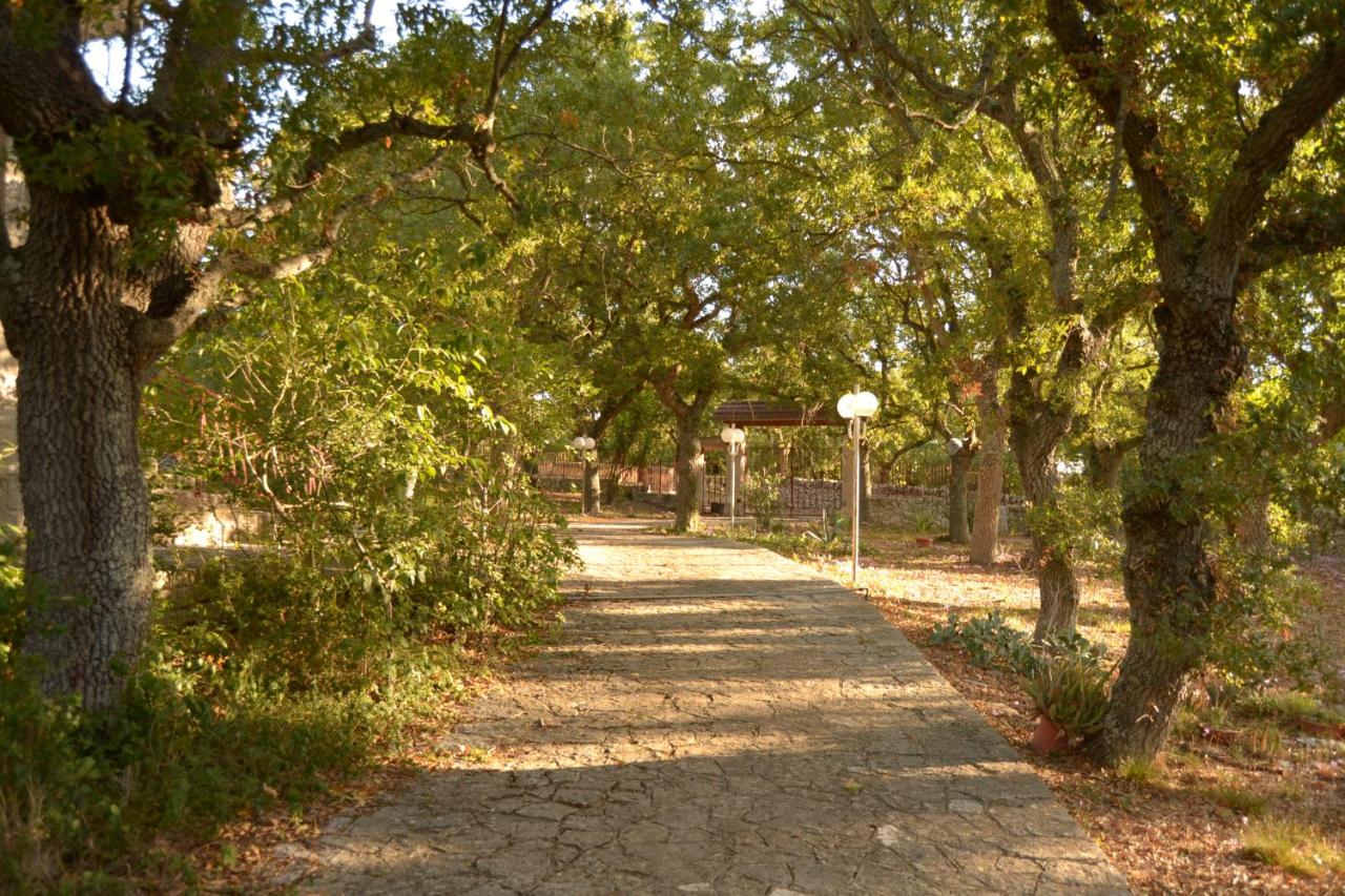 Camera Matrimoniale con Vista Giardino