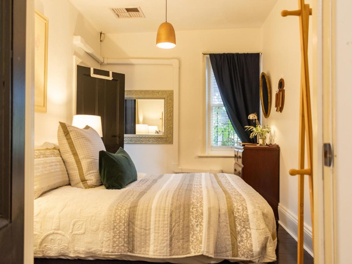 Adelaide CBD Cozy Stay at Secluded Botanic Cottage with Free Parking - Ferienwohnung