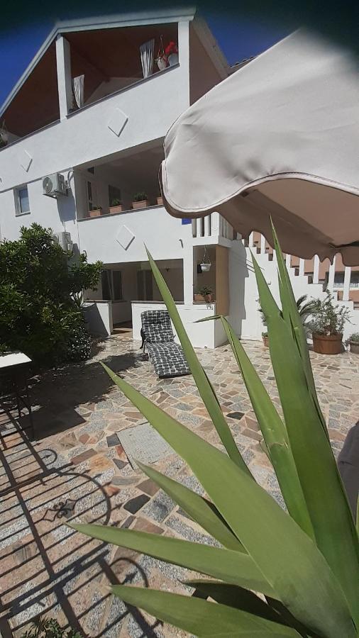 Apartamento de 2 dormitorios con balcón