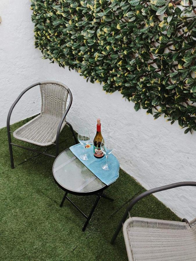 Cosy Cork - House - Sleeps 4 - City Centre - B&B