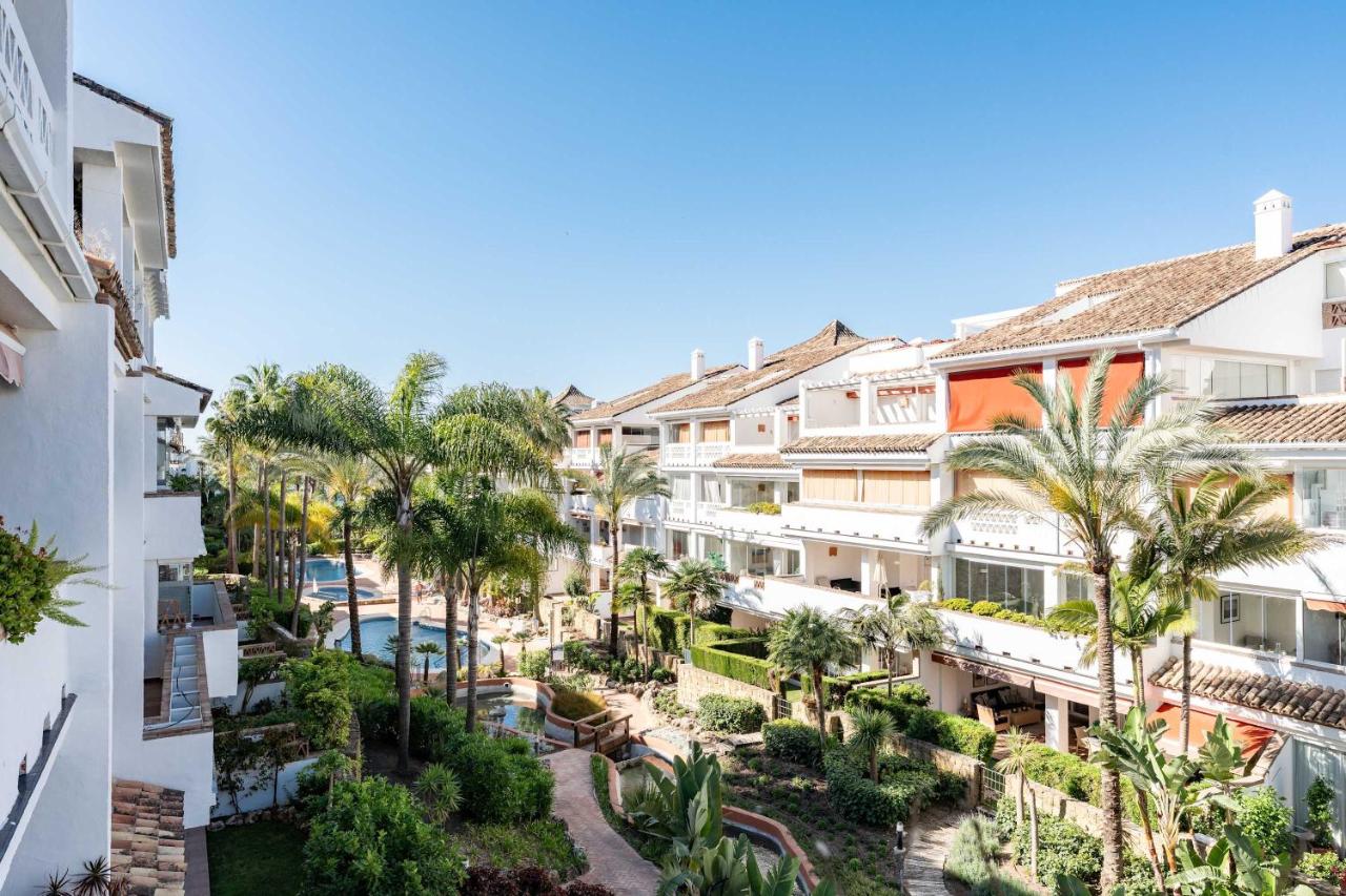 Las Cañas Beach apartment in the Golden Mile with private parking, perfect location! - B&B Marbella