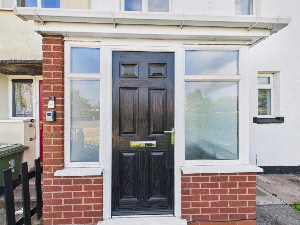 Modern 3 bed Willenhall house - B&B