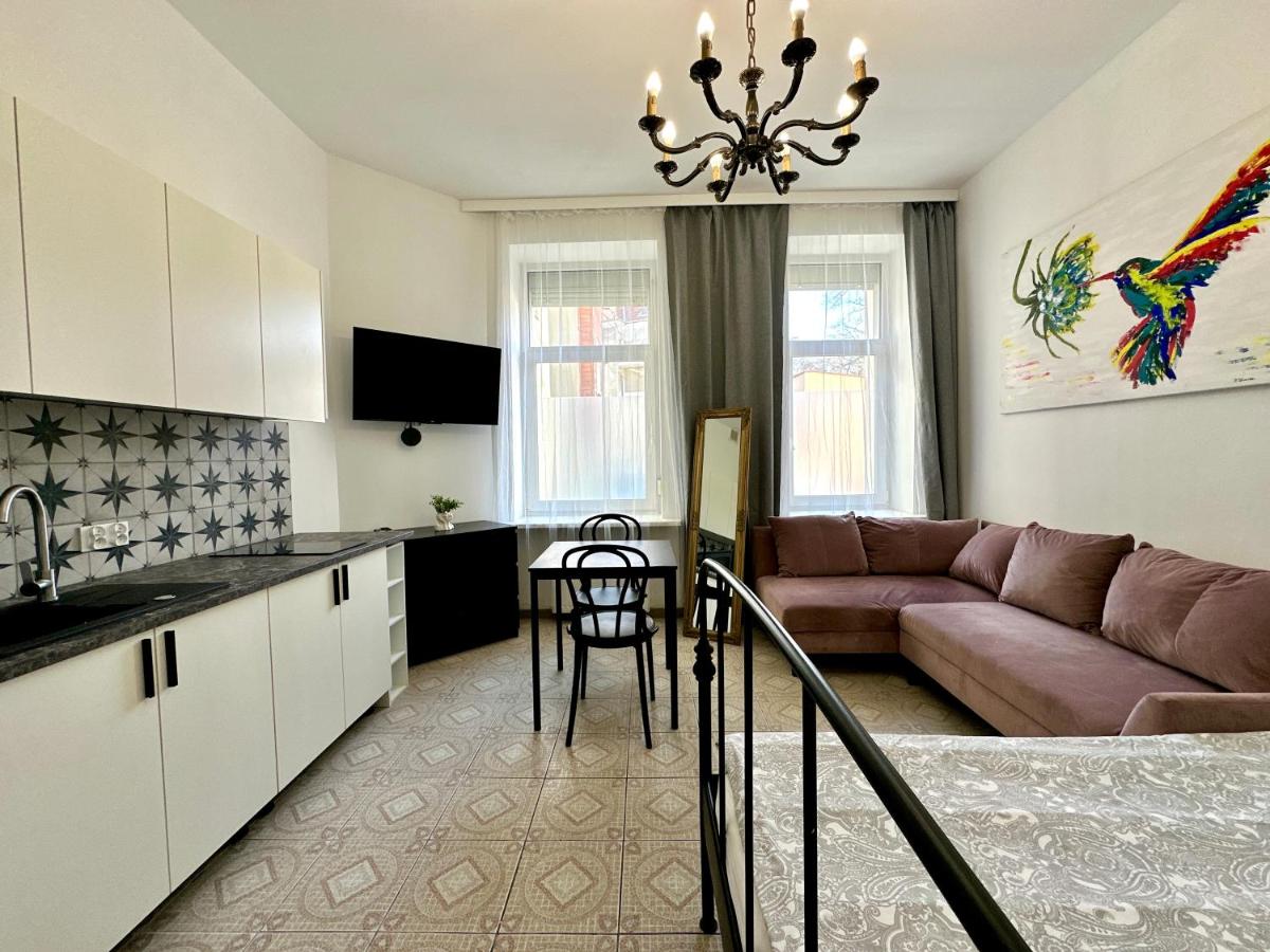Studio 7-7-6 - B&B