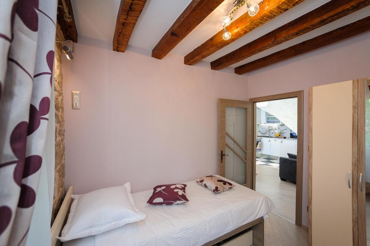 Apartment and Room Nona Stella - Ferienwohnung Split