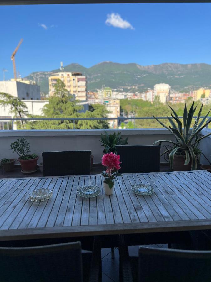 Elin's View Stylish Central Apartment with Panoramic Terrace - B&B